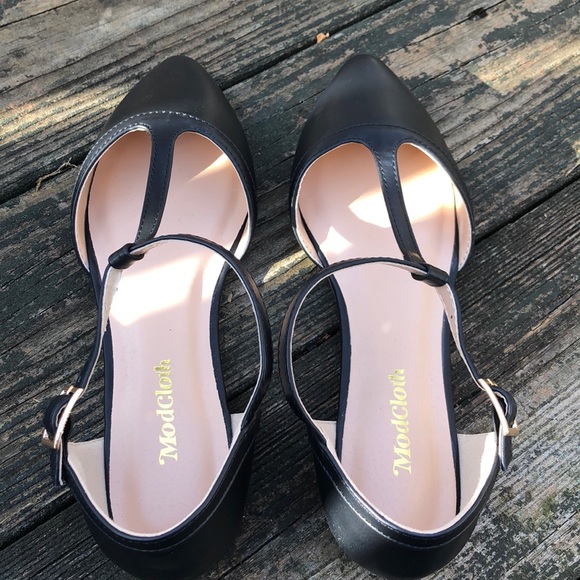 ModCloth Heartbeat T-strap vegan flats wide 6 6W - Picture 5 of 8